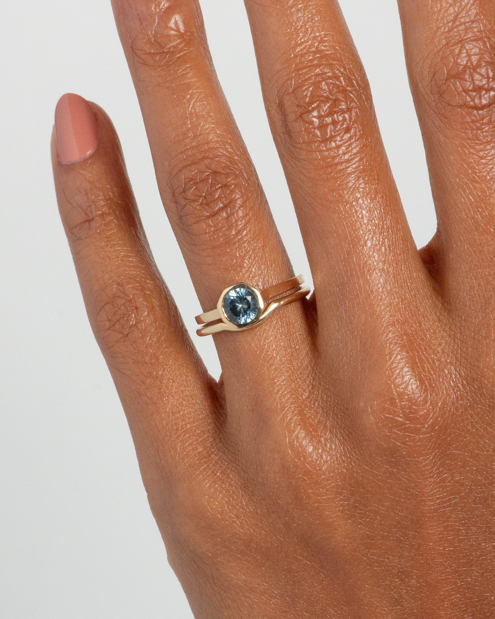 Allium Blue Green Sapphire Ring with Nikko Curved Band_WEB2