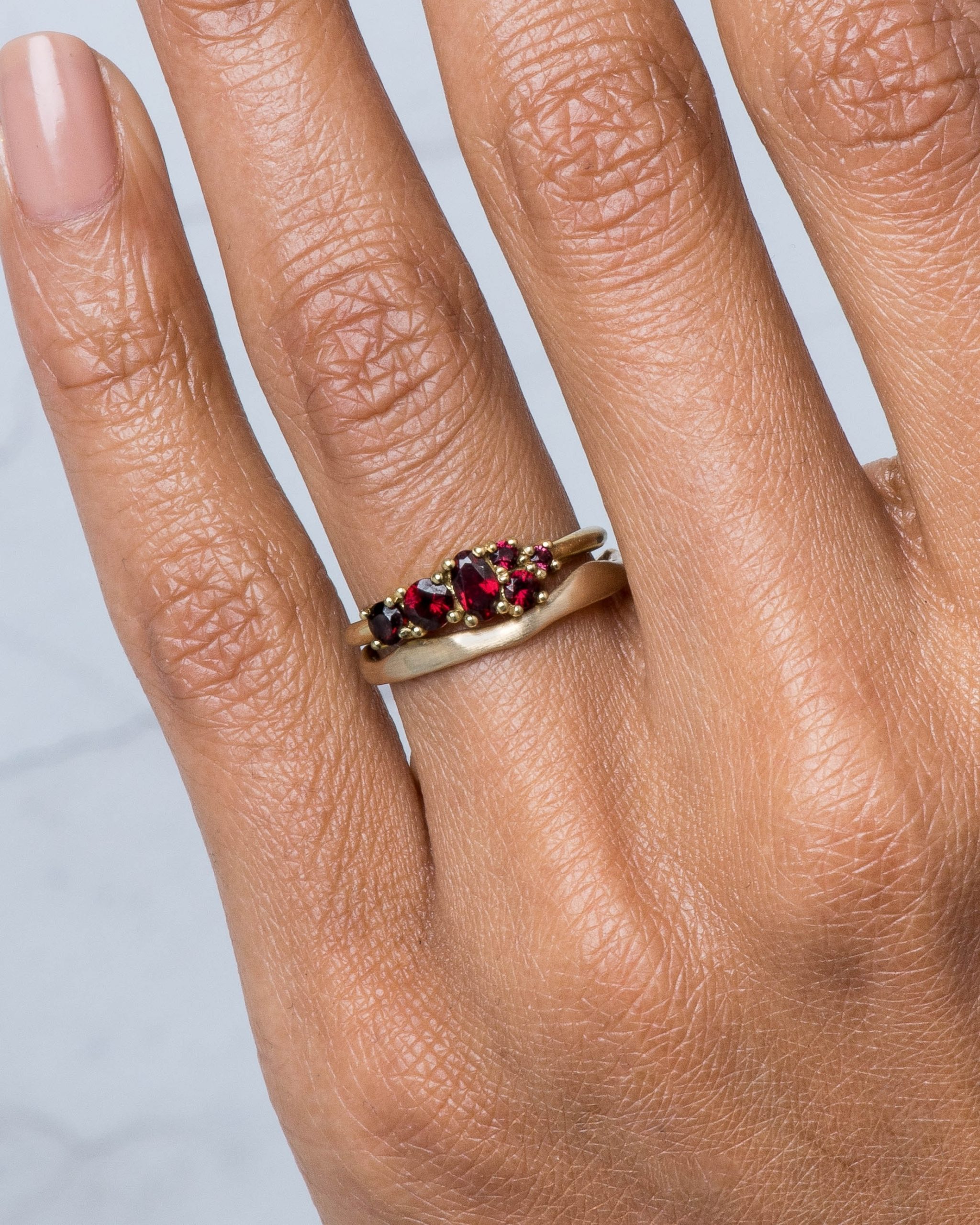 dsc1507_linear_cluster_garnet_ring___reticulated_two_band_web_2_2_1_1.jpg