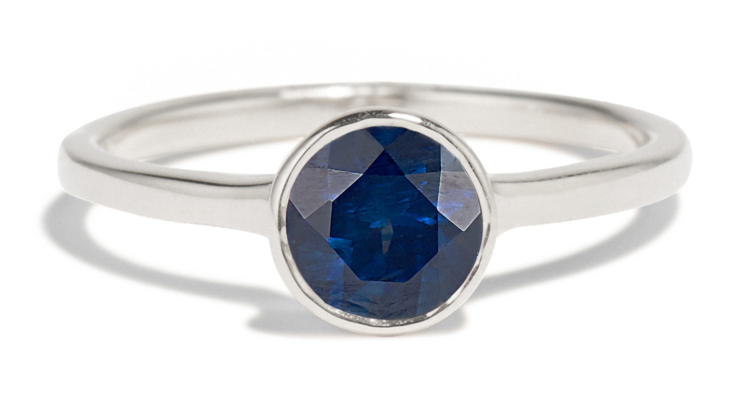 Blue Sapphire And Daimond Engagement Ring in 18k gold