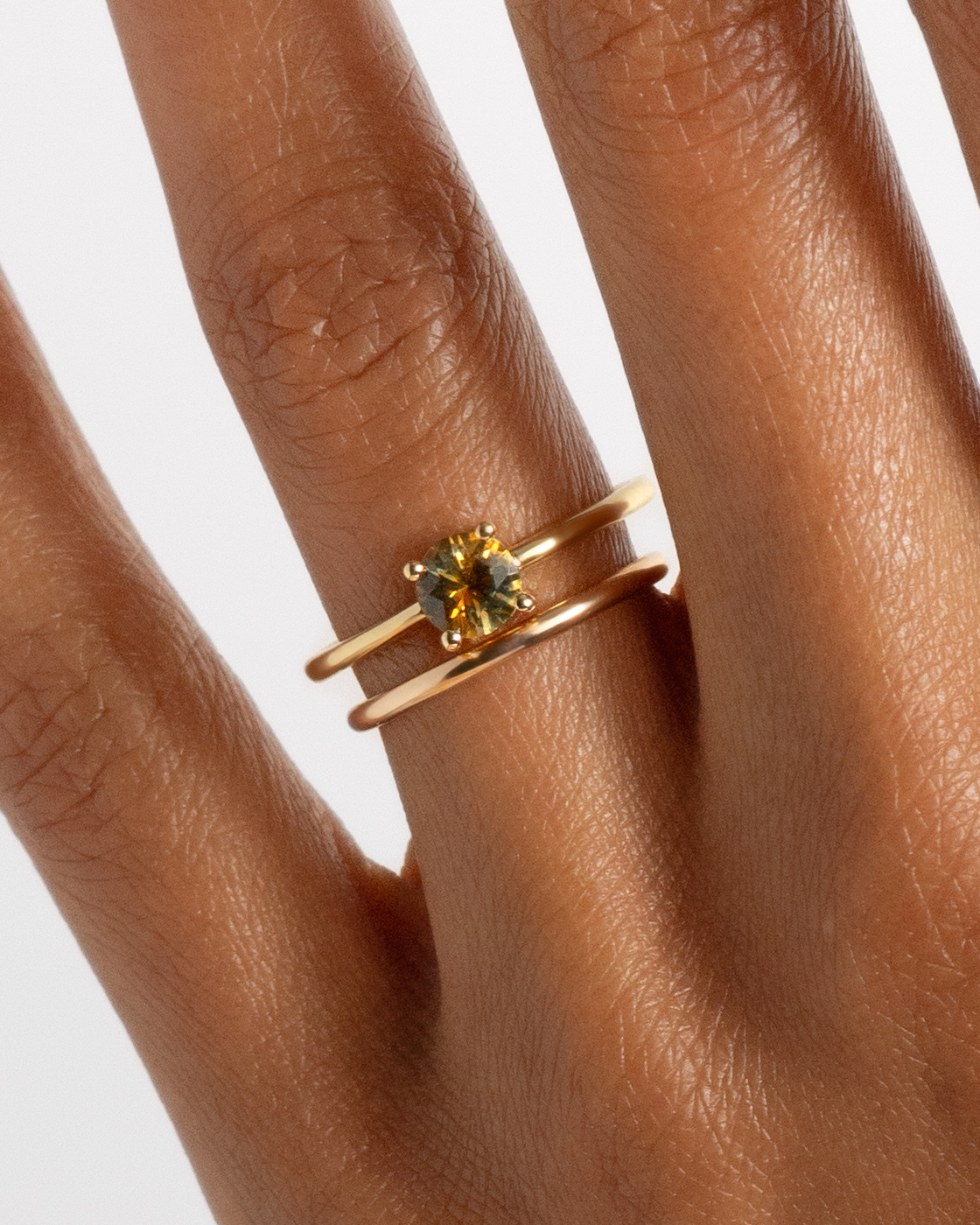 Kalmia Bi-Color Sapphire Ring_On Figure_Single_Pair_WEB2
